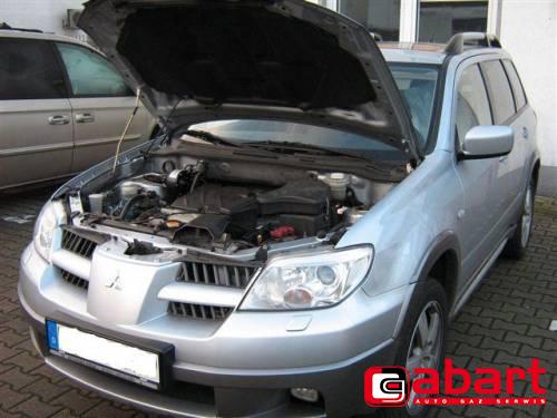 MITSUBISHI Outlander-2,4