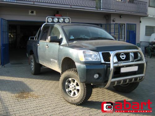 NISSAN Titan-5,6-V8