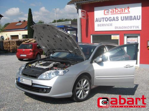 RENAULT Laguna-III-2,0i