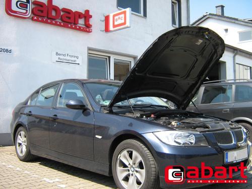 BMW 320i-E90