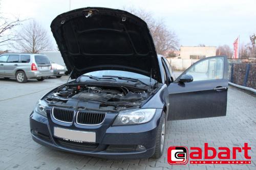 BMW 318i-E90