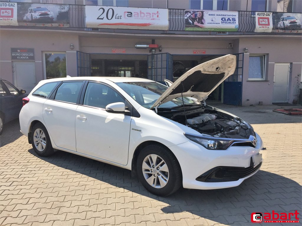 TOYOTA Auris Touring Hybrid 1,8