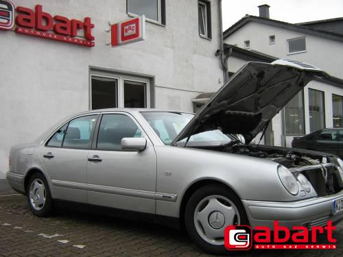 Mercedes-Benz E200-W210