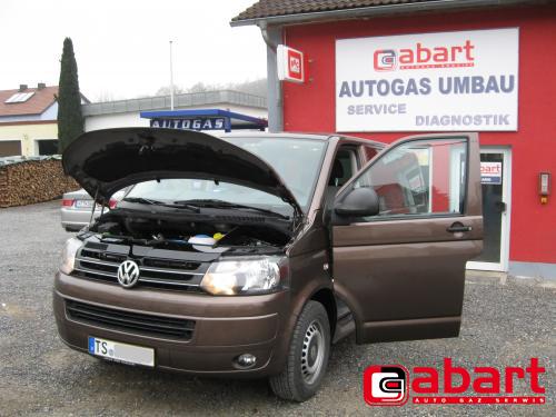 VOLKSWAGEN Caravelle-T5-2,0i