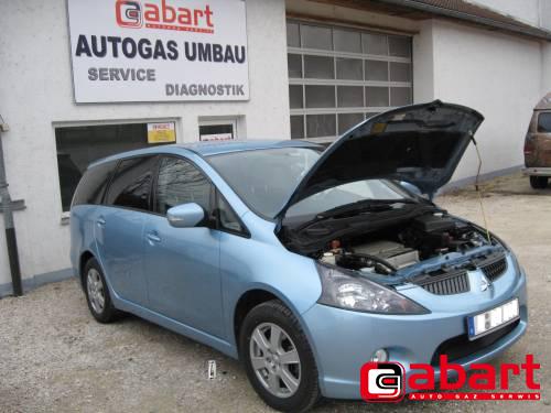 MITSUBISHI Grandis-2,4i