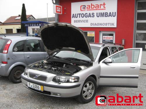 VOLVO V70-2,5T