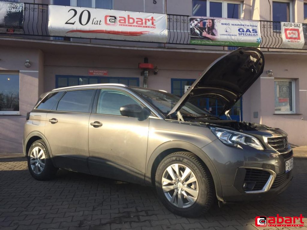 PEUGEOT 5008 1.2 Turbo Pure Tech