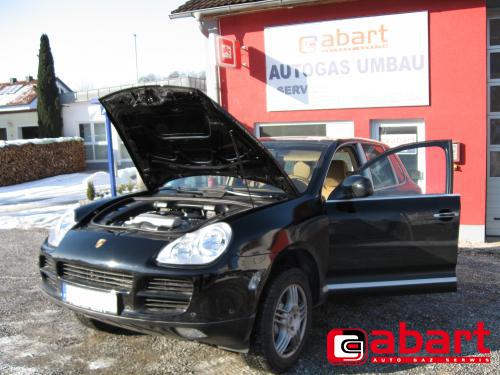 PORSCHE Cayenne-S-4,5-V8